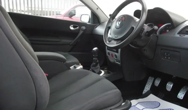 
								Renault Megane 2005 full									