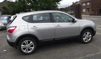 
									Nissan Qashqai 2010 full								