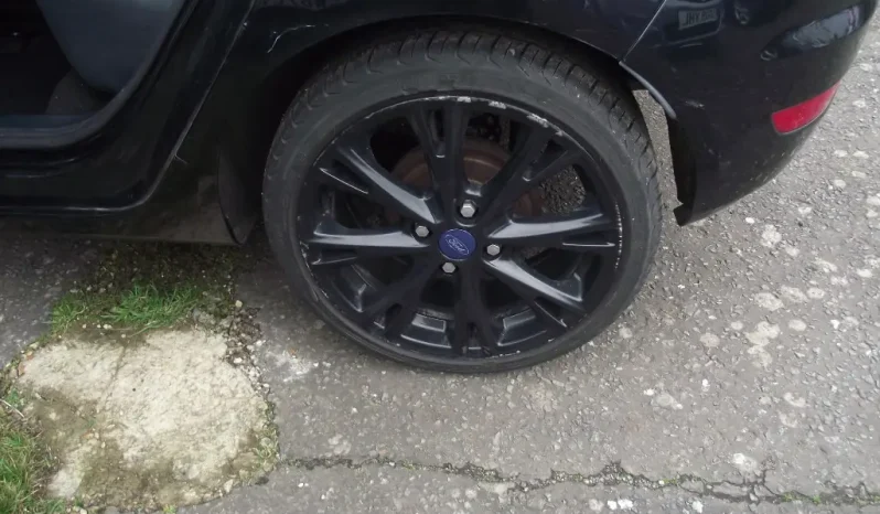 
								Ford Fiesta 2012 full									