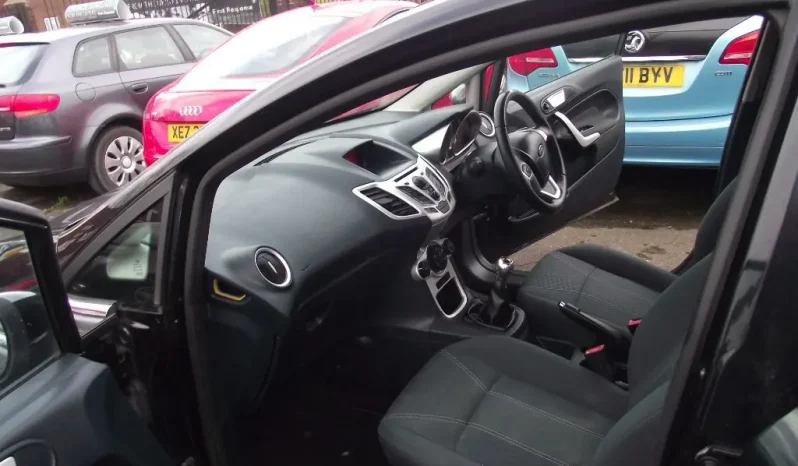 
								Ford Fiesta 2012 full									