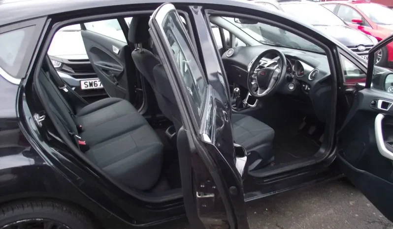 
								Ford Fiesta 2012 full									