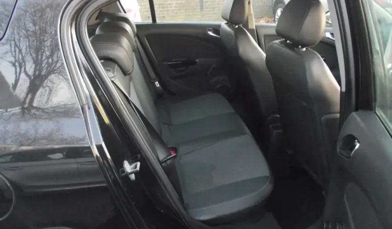 
								Vauxhall Corsa 2011 full									