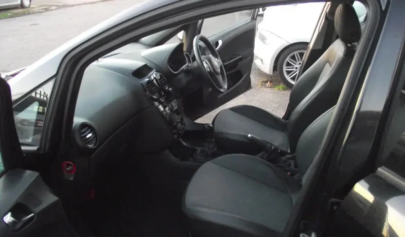 
								Vauxhall Corsa 2011 full									