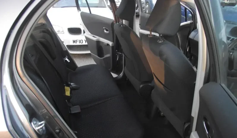 
								Toyota Yaris 2010 full									