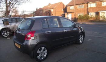 
									Toyota Yaris 2010 full								