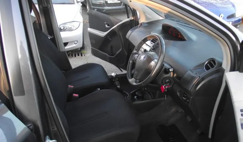 
								Toyota Yaris 2010 full									