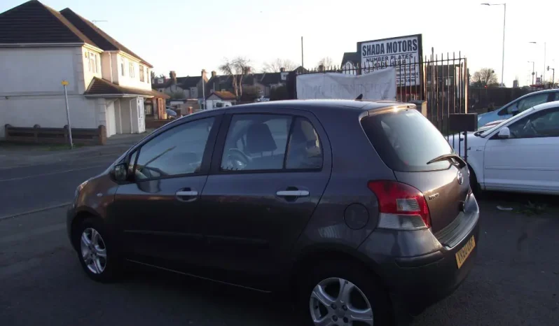 
								Toyota Yaris 2010 full									