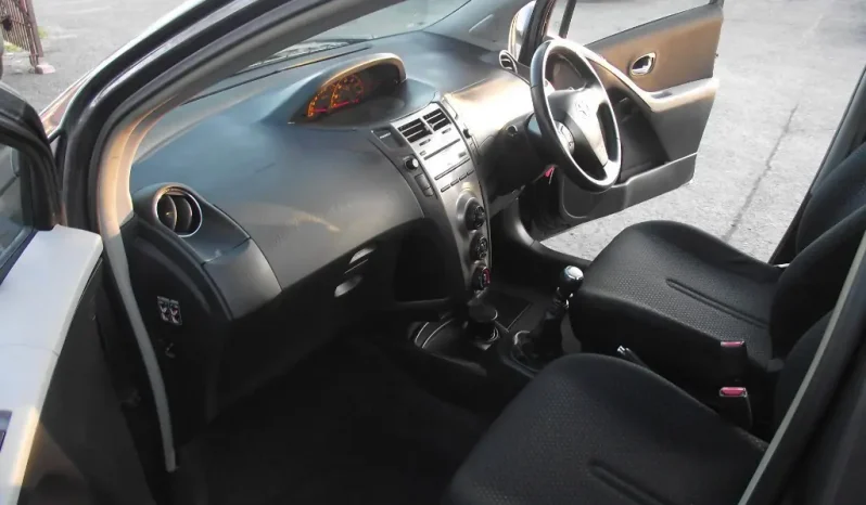 
								Toyota Yaris 2010 full									