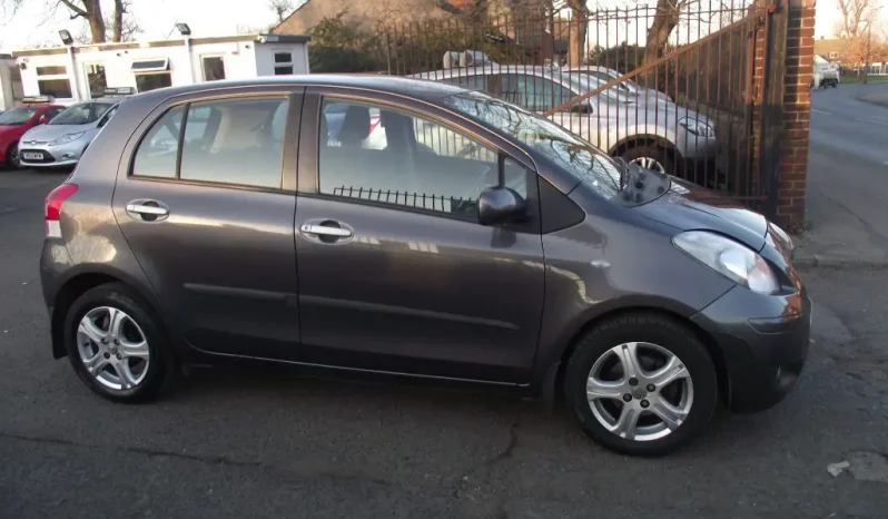 
								Toyota Yaris 2010 full									