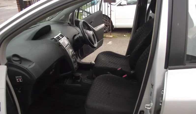 
								Toyota Yaris 2008 full									