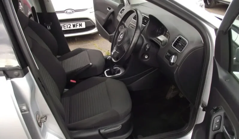 
								Volkswagen Polo 2011 full									