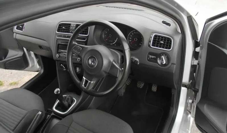
								Volkswagen Polo 2011 full									