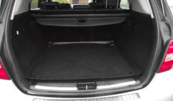 
									Mercedes-Benz 320 2008 full								