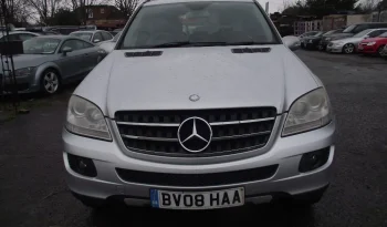 
									Mercedes-Benz 320 2008 full								