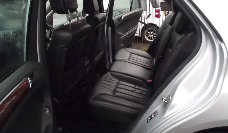 
								Mercedes-Benz 320 2008 full									