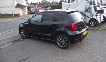 
									Volkswagen Polo 2015 full								