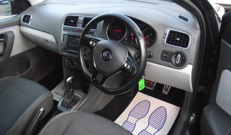 
								Volkswagen Polo 2015 full									