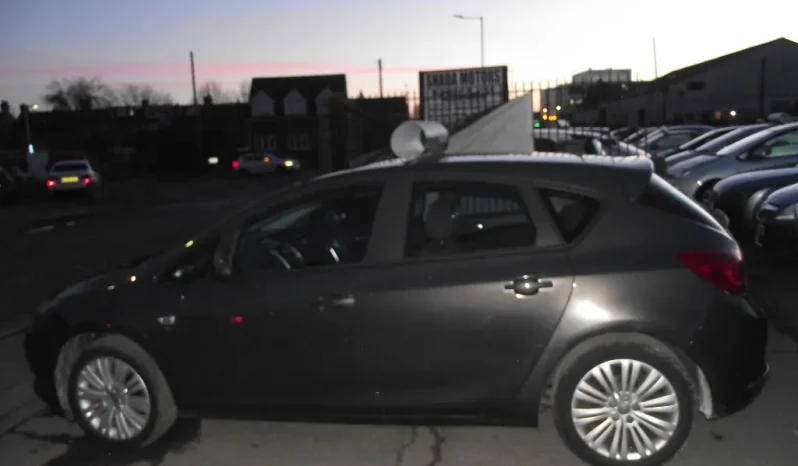 
								Vauxhall Astra 2014 full									