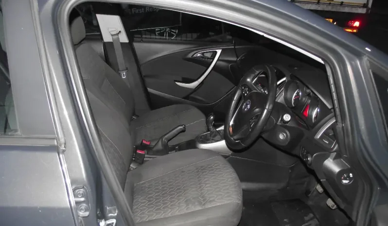 
								Vauxhall Astra 2014 full									