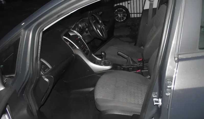 
								Vauxhall Astra 2014 full									