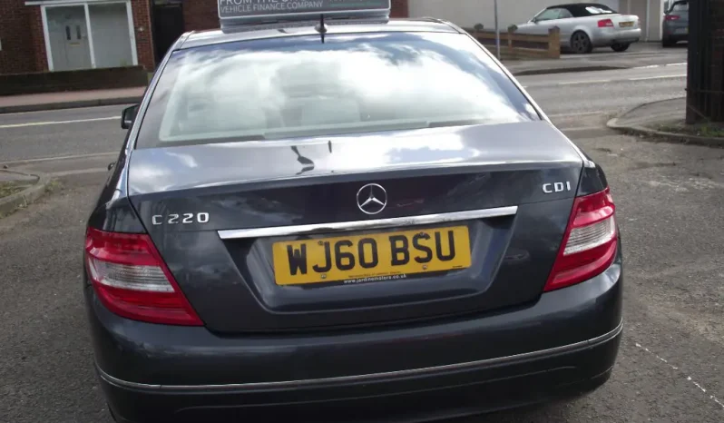 
								Mercedes Benz C Class 2010 full									