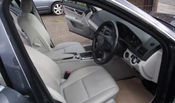 
									Mercedes Benz C Class 2010 full								