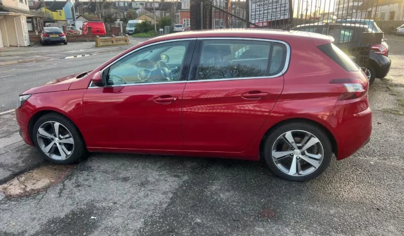 
								Peugeot 308 E-THP Allure 2014 full									