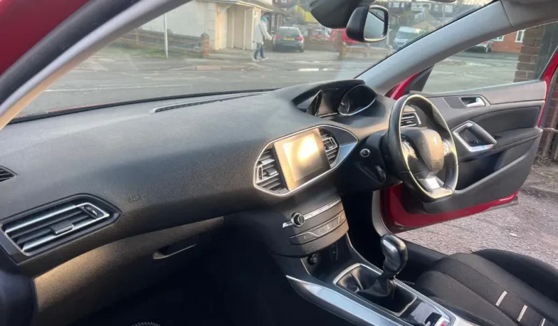 
								Peugeot 308 E-THP Allure 2014 full									