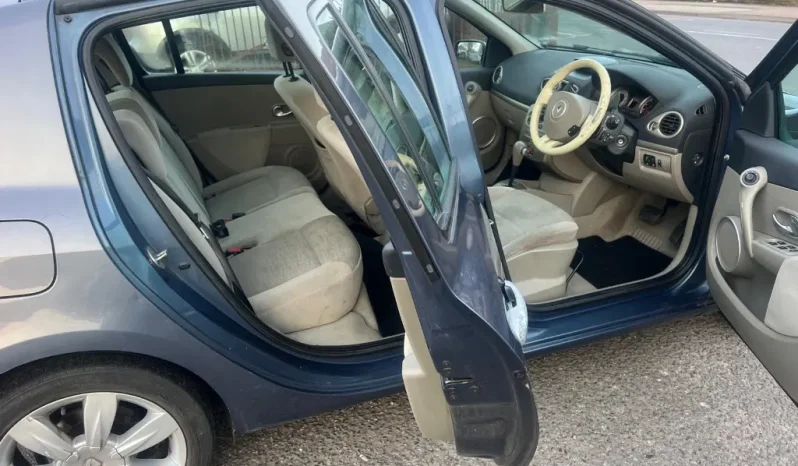 
								Renault Clio 2007 full									