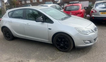 
									Vauxhall Astra 2010 full								