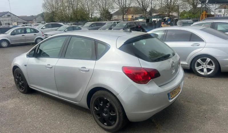 
								Vauxhall Astra 2010 full									