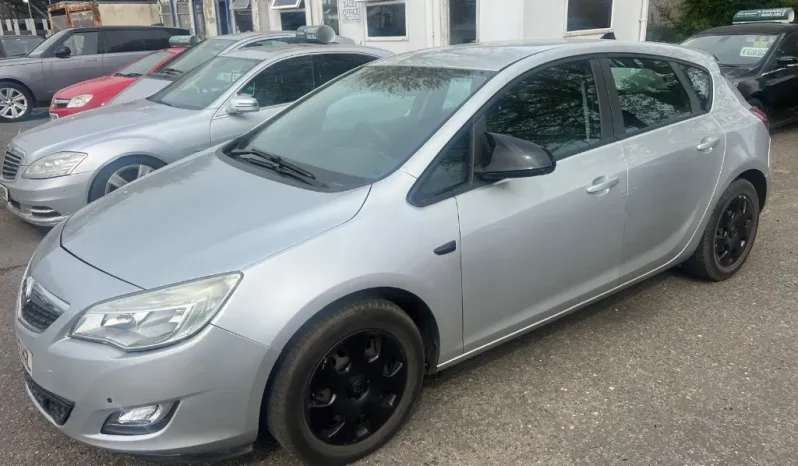 
								Vauxhall Astra 2010 full									
