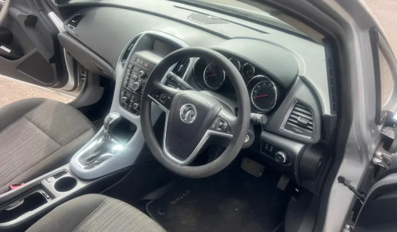 
								Vauxhall Astra 2010 full									